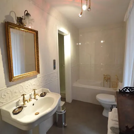 Holiday home Magnificent Manor In With Sauna
