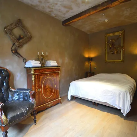 Magnificent Manor In With Sauna