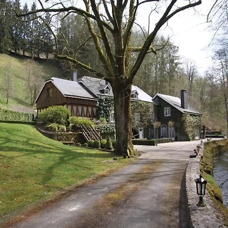 Magnificent Manor In With Sauna 度假居 *
